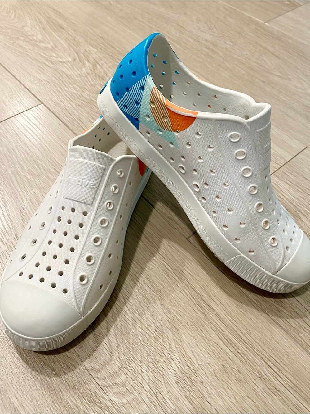 Native Shoes Jefferson Block in Shell White with Pacific City Accent - J3